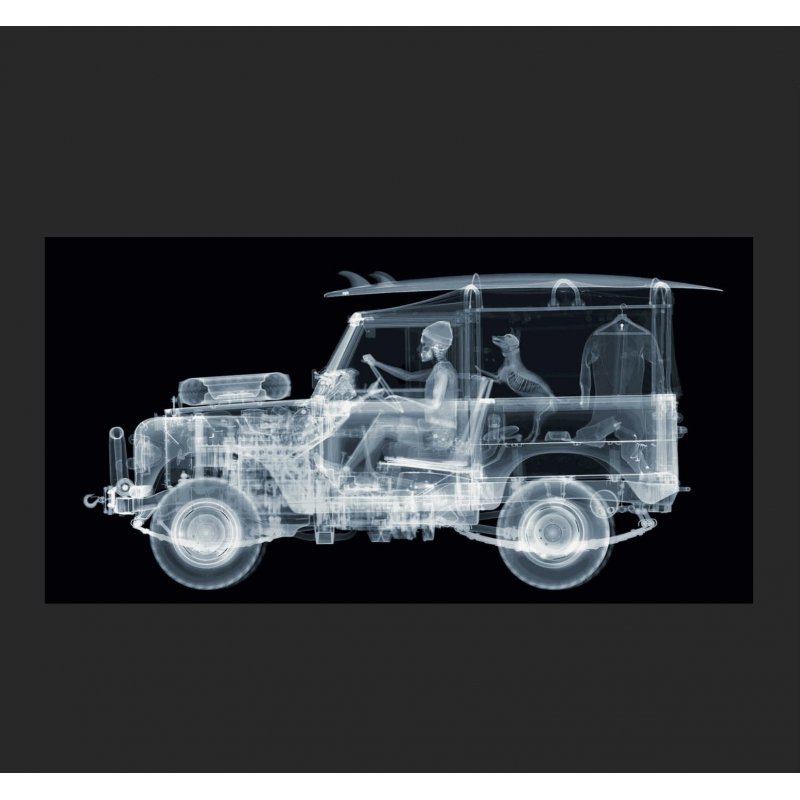 LAND ROVER - SURFS UP